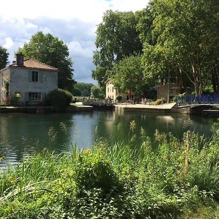 Taru Marais Poitevin Villa