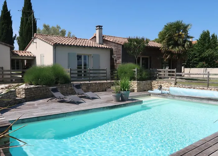 Taru Marais Poitevin 别墅 *