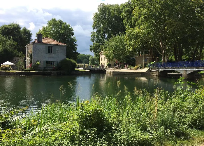 Taru Marais Poitevin 别墅